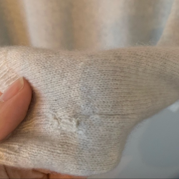 🚫SOLD🚫 Cashmere sweater - Picture 3 of 3